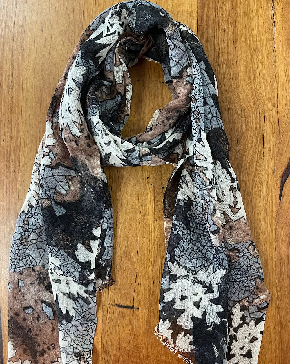 SNOWFLAKES GREY